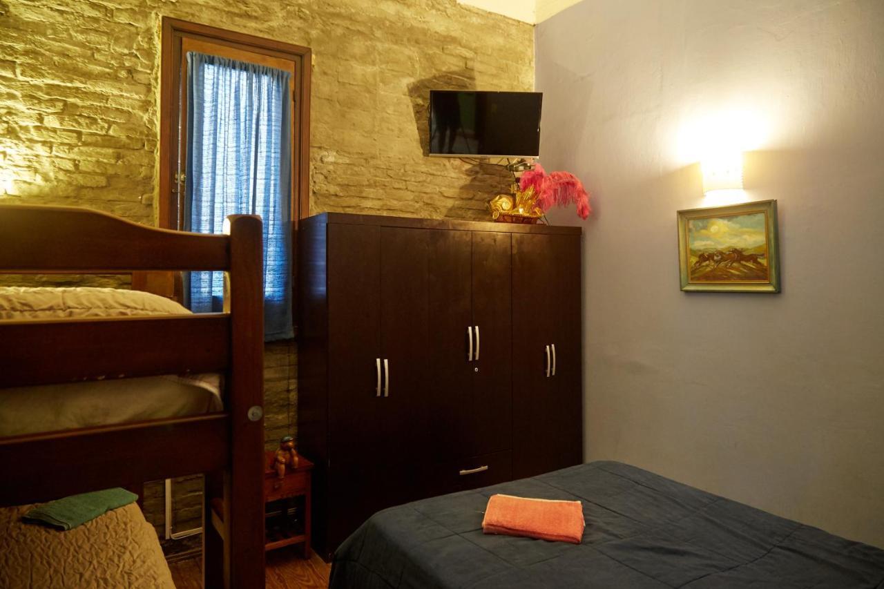 Una Noche Más B&B Montevideo Exterior foto